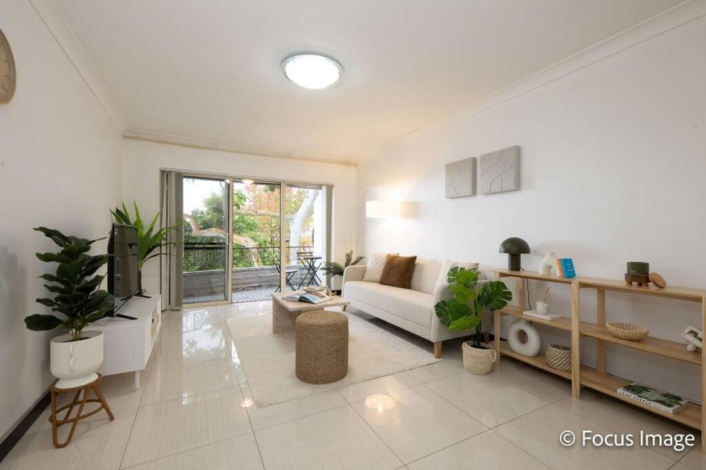 Campsie 2 Bed Spacious Apartment / Nca069 Sydney Bagian luar foto